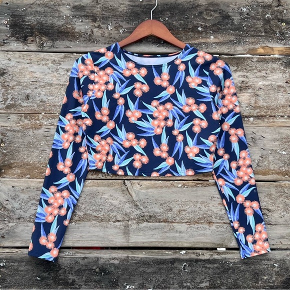 Patagonia Tops - Patagonia Swell Seeker Cropped Rash Guard Size Large Floral Patterned
